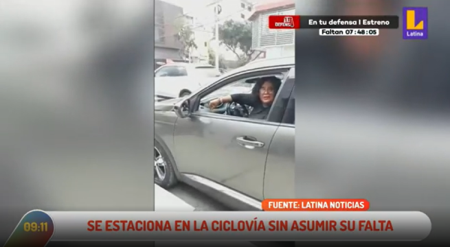 Miraflores: invade ciclovía para estacionar auto y exige a ciclista abandonar la vía