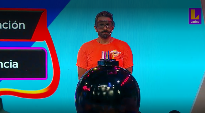 Terrible penitencia: Fernando Díaz falló al recordar los sacramentos en Sábados en Familia