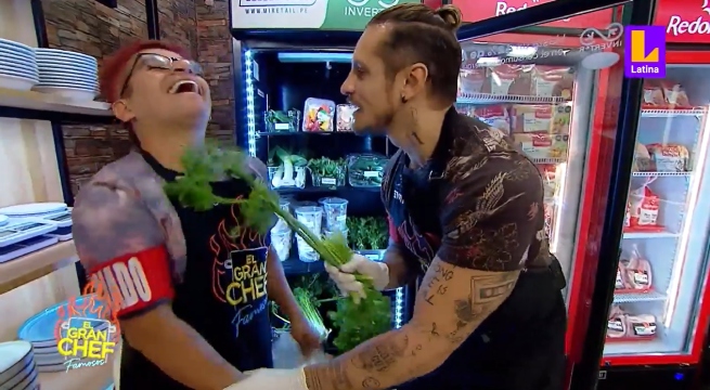 Apio por poro: Nico Ponce y Miguel Vergara por poco confunden verduras en reto de tiradito de El Gran Chef Famosos