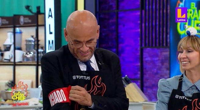 Rompió juramento: Mr. Peet ya no usará terno en competencia de El Gran Chef Famosos