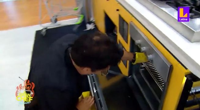 El mismo error de siempre: Patricio Suárez-Vértiz se volvió a quemar con el horno en El Gran Chef Famosos