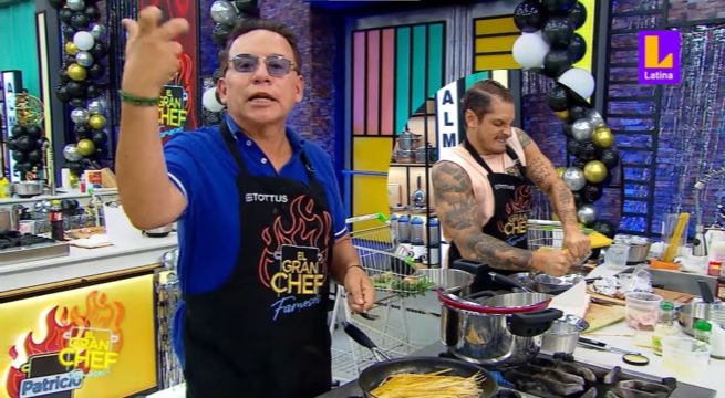 Nico Ponce sufre para cortar sus tallarines y Rondón le dice que 