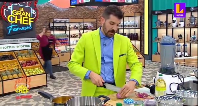 Calló a todos: José Peláez demostró que tiene talento para cortar cebollas en El Gran Chef Famosos