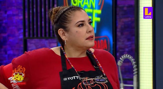 ¿Para el hogar o para venta?: Mónica Torres confiada con cortar gallina en El Gran Chef Famosos