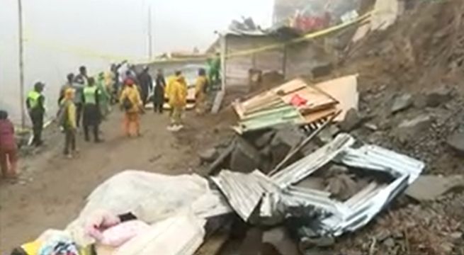 Derrumbe en Comas: encuentran a perro, pero bebé no logra ser ubicado hasta el momento