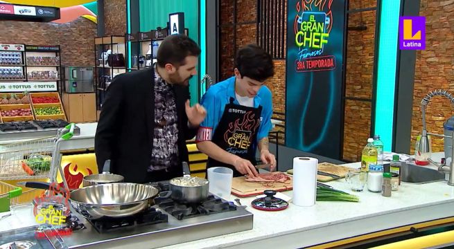 El mensaje de aliento de Peláez a Josi Martínez para terminar de deshuesar el cuy