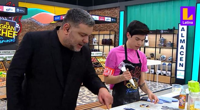 Javier Masías se burla de galletas de Josi Martínez: 