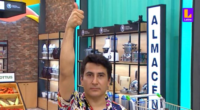 Armando hizo gesto de 