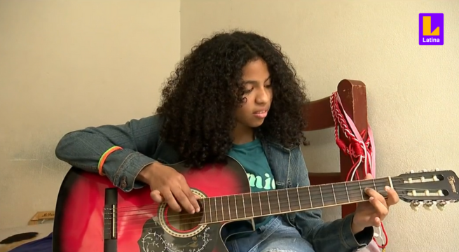 Adolescente de 13 años sueña con ser músico profesional, pero una escoliosis severa se lo impide  