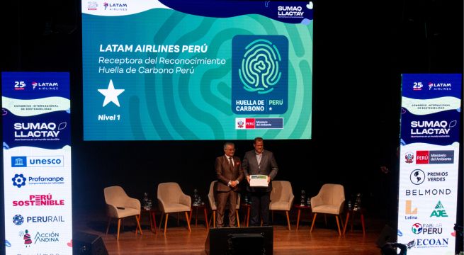 LATAM Perú recibió reconocimiento Huella Carbono Perú de manos del Ministro del Ambiente