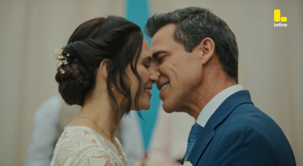 Pituca sin Lucas Capítulo 151: Manuel Gallardo y Techi sellan su amor en una boda con sus familiares