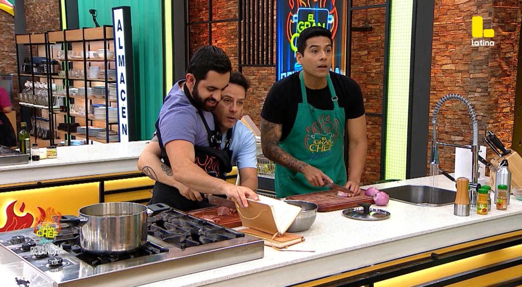 El Gran Chef Famosos: Los participantes cocinan con UNA SOLA MANO