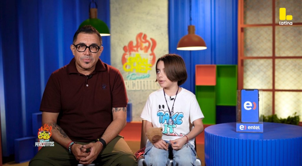 El Gran Chef Famosos: Adolfo Bolívar COCINA TACOS y HABLA como MEXICANO