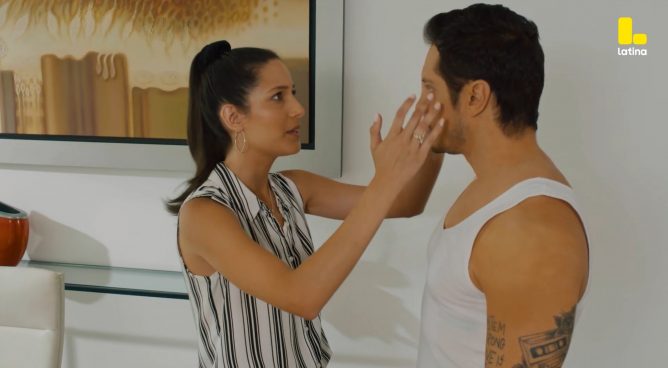 Pobre Novio Capítulo 69: Alicia le CONFIESA a Santiago que SILENCIÓ su celular, ¿cómo reaccionó él?