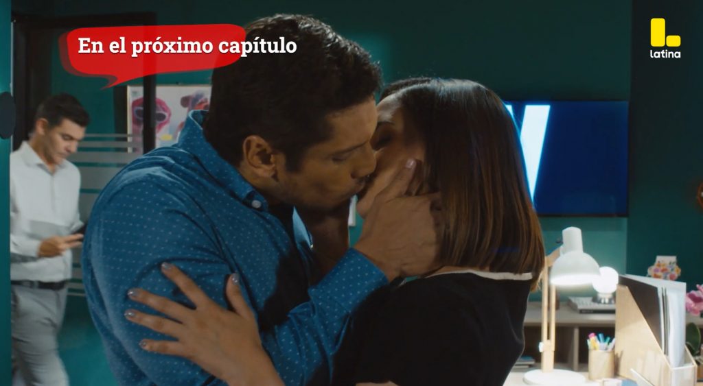 Pobre Novio Capítulo 66 EN VIVO: Eduardo AMPAYA a Santiago e Isabela BESÁNDOSE