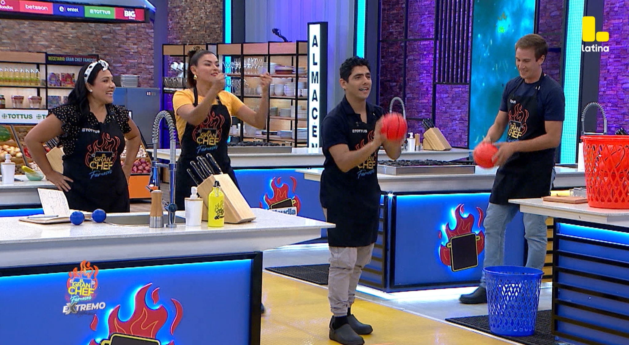 El Gran Chef Famosos: Los participantes COMPITEN en un DUELO de basquet EXTREMO