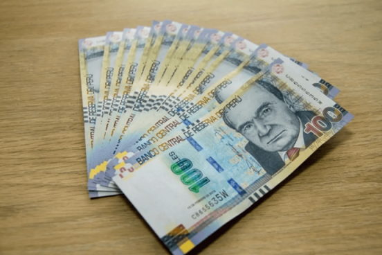 Si tengo S/100 soles, ¿en qué puedo invertirlos para obtener una buena rentabilidad? 
