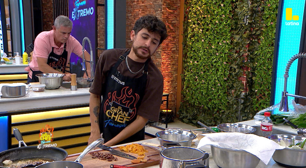 El Gran Chef Famosos: Daniel Menacho ¿MENOSPRECIA? el primer plato de la noche, ¿qué dijo?