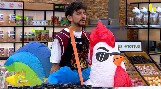 Daniel Menacho y Yiddá Eslava se DISFRAZAN de gallinas para un RETO EXTREMO, ¿cómo les fue?
