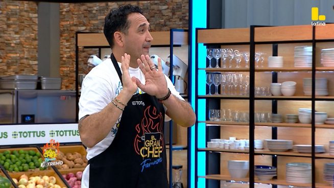 El Gran Chef Famosos: La Sartén de Oro no deja la casa de Victor Hugo Dávila