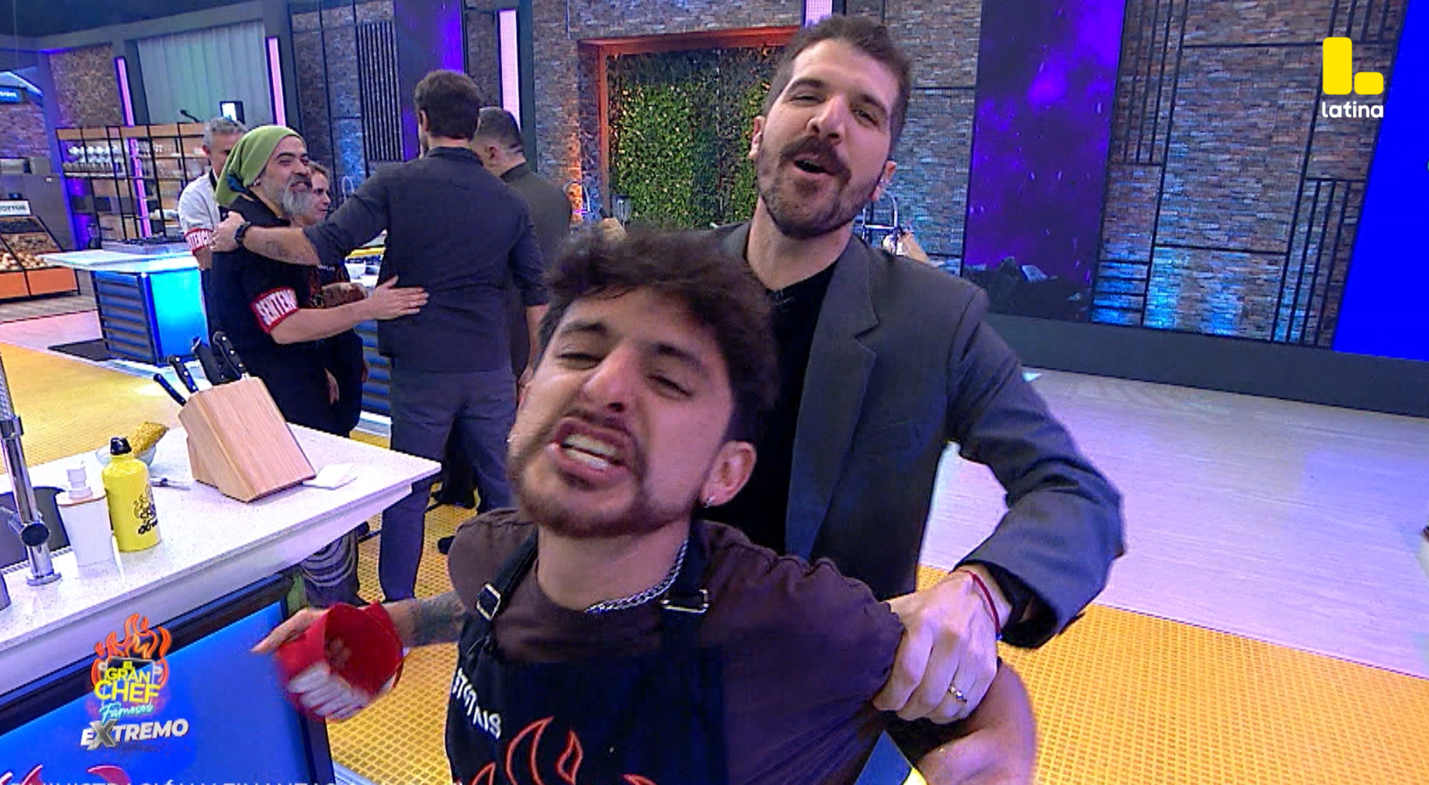 El Gran Chef Famosos: Pedro Pablo Corpancho CELEBRA la SALVACIÓN de Daniel Menacho, ¿es su favorito de la temporada?