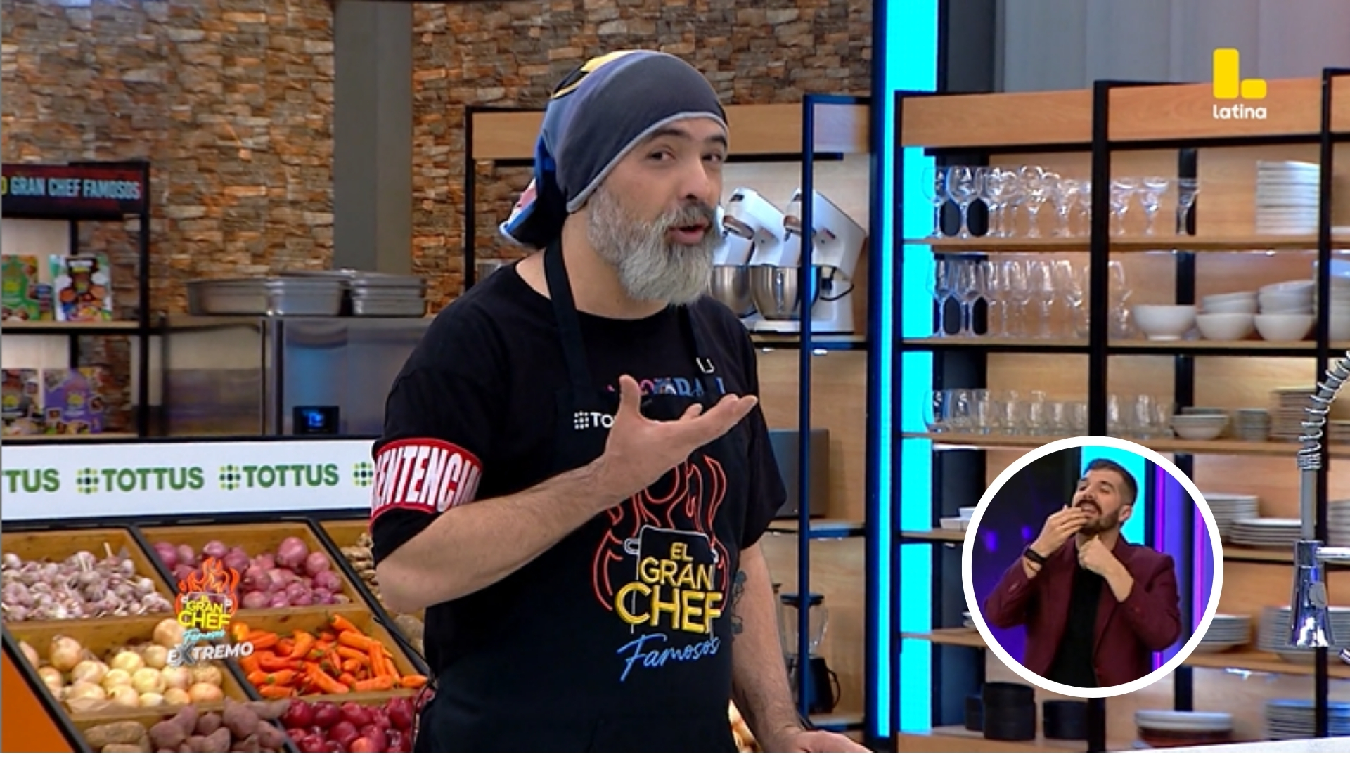 EL Gran Chef Famosos: Peláez bendice a Goncho como el HOMBRE DE LOS ABRAZOS PELUDOS