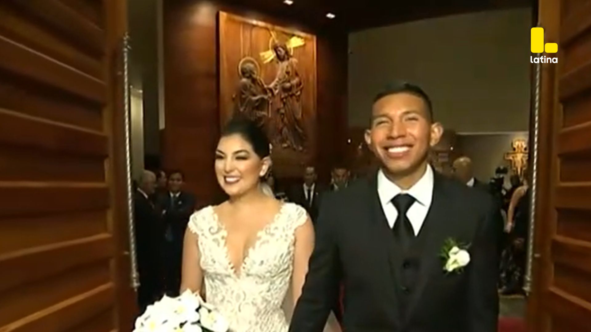 “Orejitas” Flores y Ana Siucho finalizaron su matrimonio: Cronología del FIN de la relación del futbolista