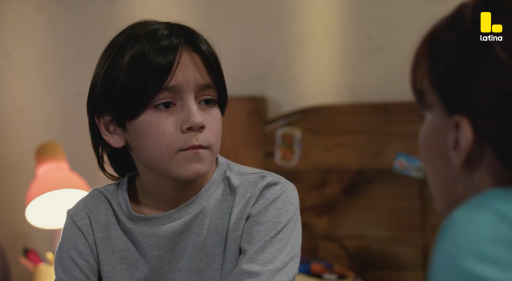 Eres mi Bien Capítulo 05: Valeria REPRENDE a Toñito luego de que él le PEGUE a un compañero