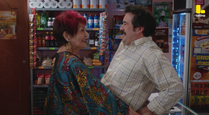 Eres Mi Bien Capítulo 01: Emerson se ¿DEJA COQUETEAR? por Rebeca, ¿a cambio de unas cervezas?