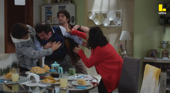 Eres mi bien Capítulo 10: Emerson COLAPSA en plena comida familiar tras recibir IMPACTANTE mensaje