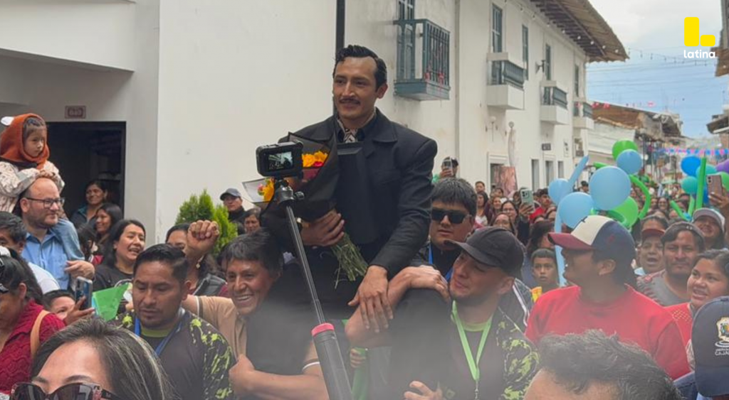 Pedro Infante ganador de Yo Soy es OVACIONADO tras llegar a Cajabamba