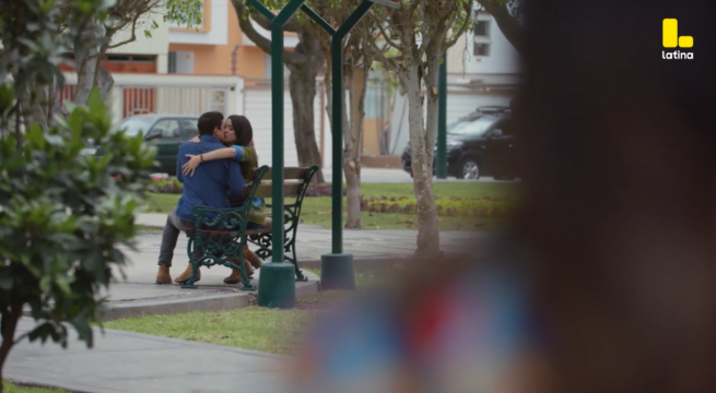 Eres Mi Bien capítulo 60: Lucía SE LANZA y BESA a Diego frente a ROX